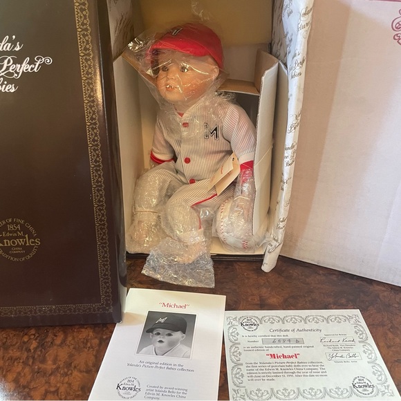 “MICHAEL” BASEBALL PLAYER PORCELAIN DOLL YOLANDA’S PICTURE PERFECT BABIES - Picture 6 of 7